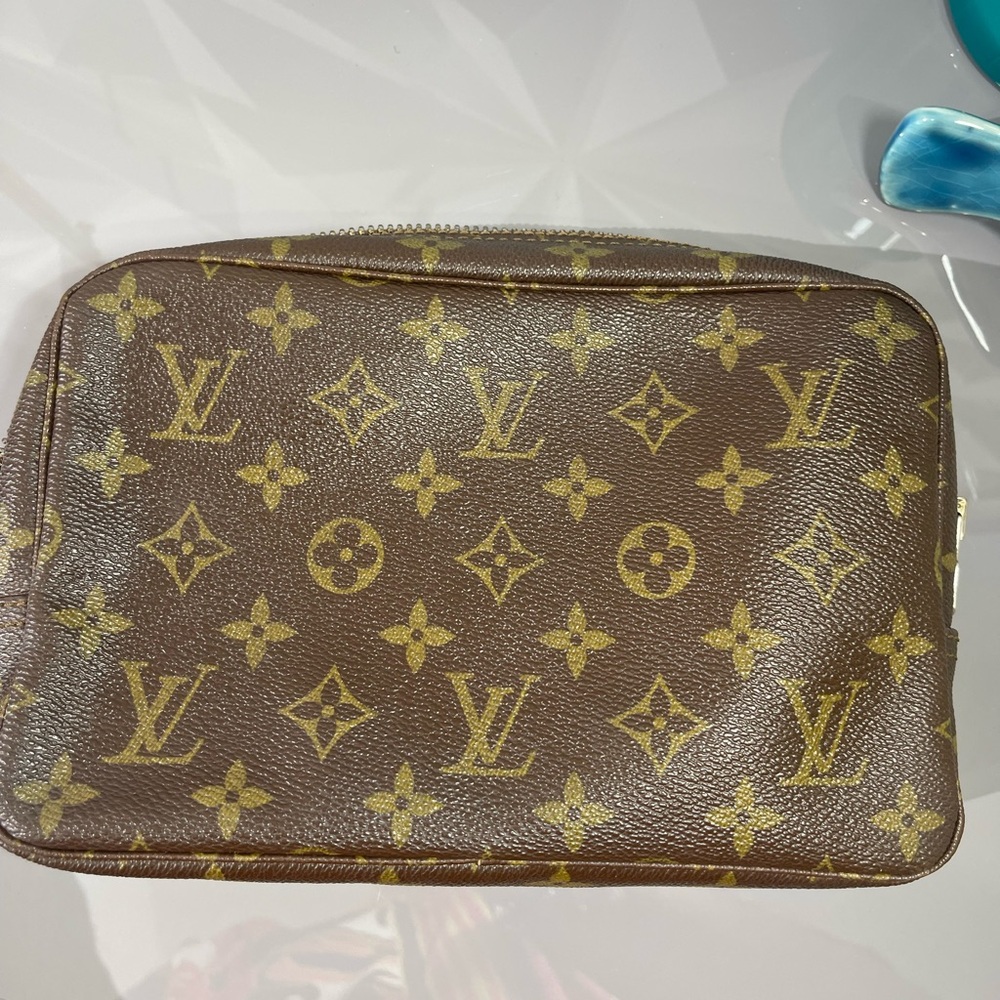 AUTHENTIC LOUIS VUITTON Trousse Toilette 23 Clutch Hand Bag Monogram Bro…